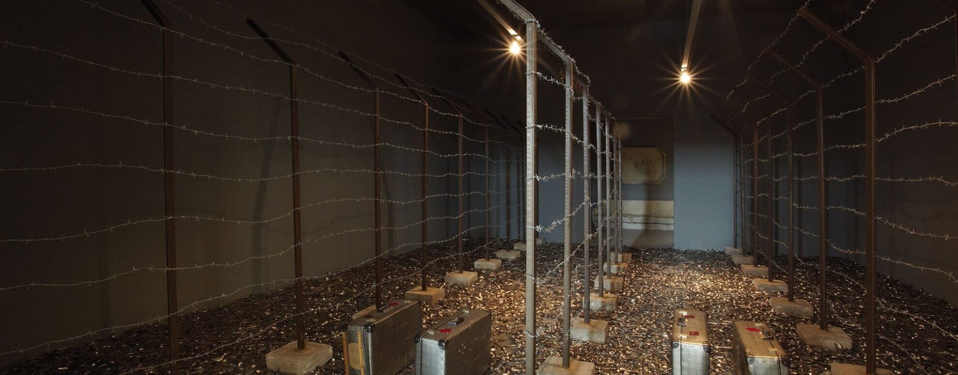 Ansicht der Installation Thermo-Elektronischer Kaugummi (T.E.K.) von Wolf Vostel