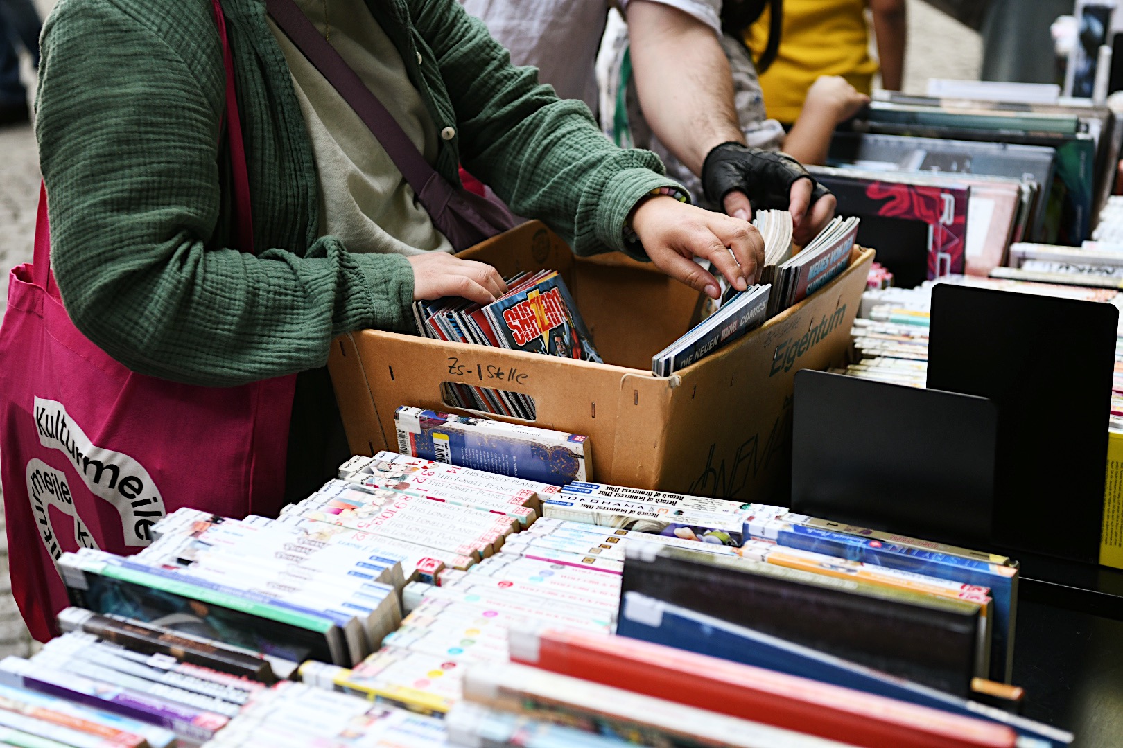 Person durchsucht kostenlose Comics