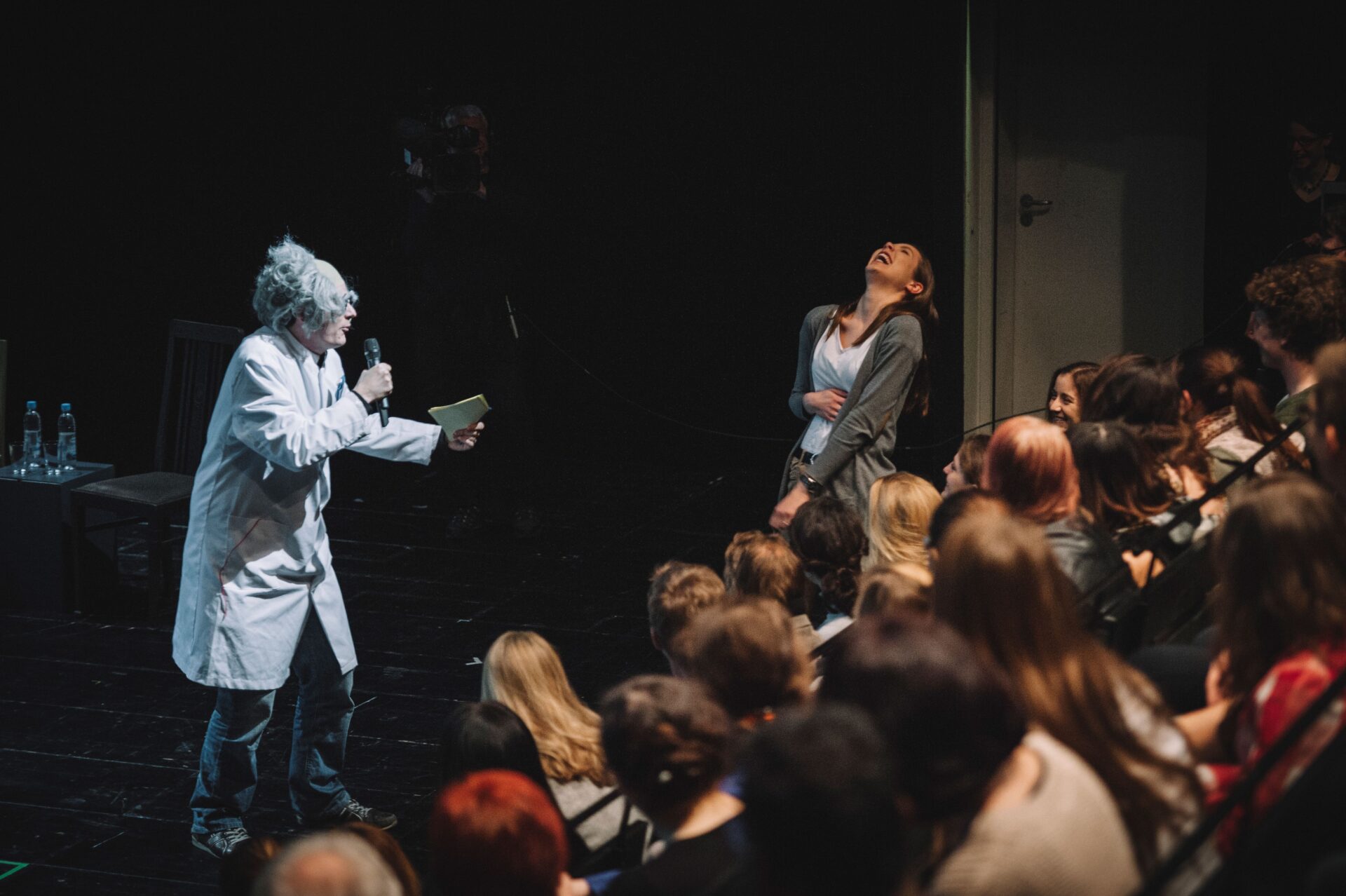 Unterhaltsame Wissenschaft beim Science Slam