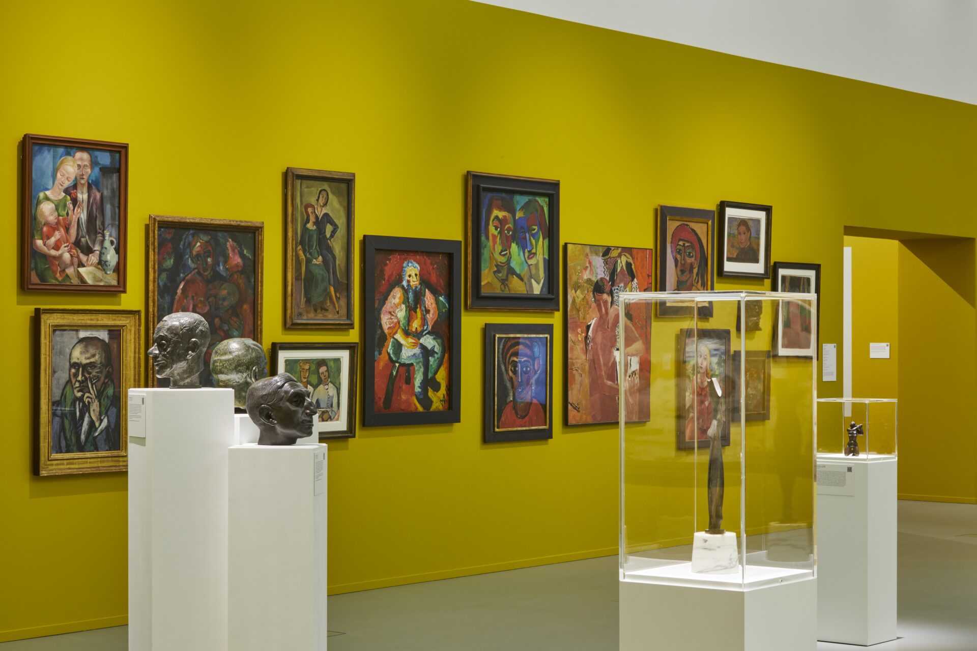 Ansicht der Sammlungspräsentation Kunst Leben Kunst. Foto: Museum Ostwall / Jürgen Spiler