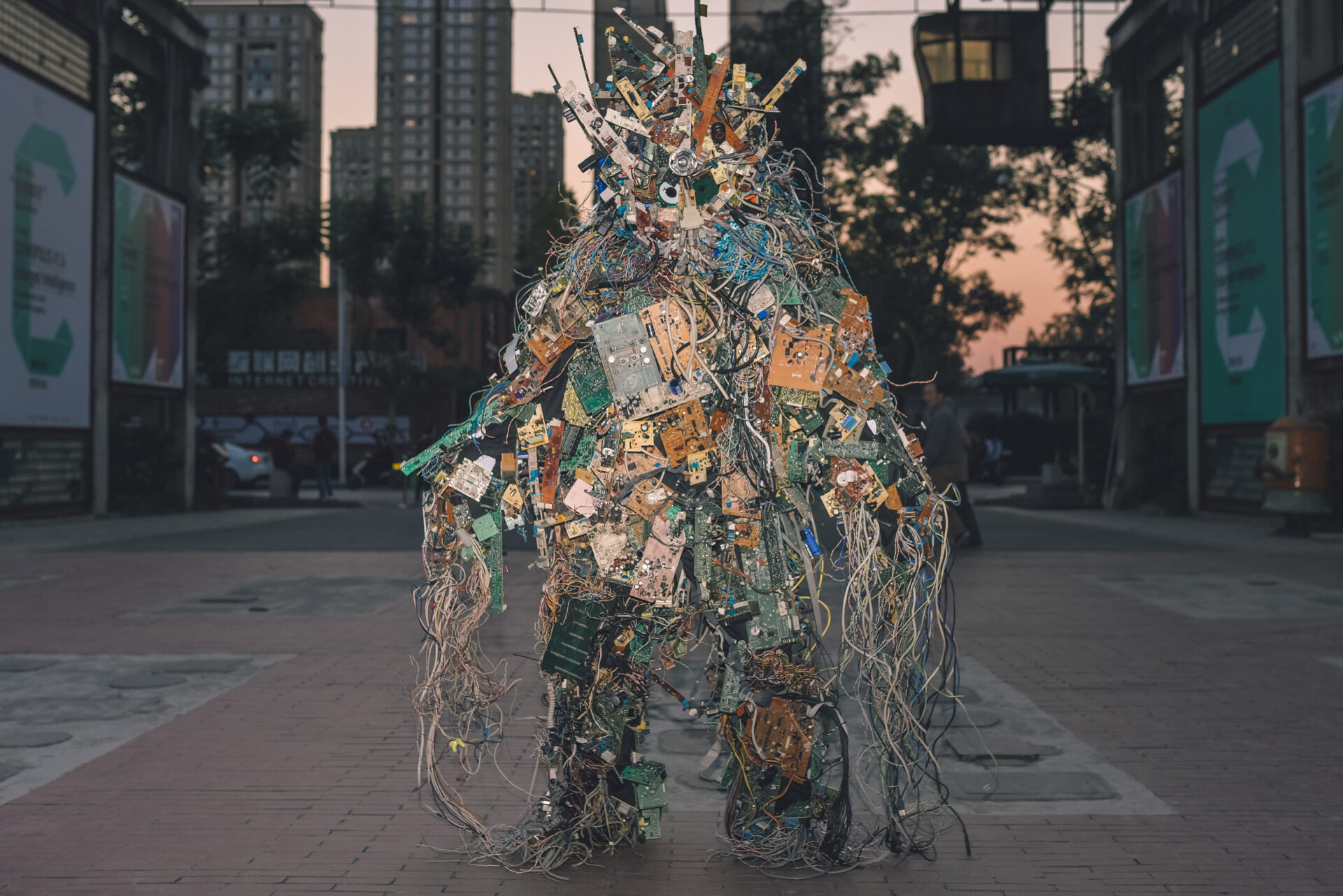 Core Dump Shenzhen (2018) von Francois Knoetze.