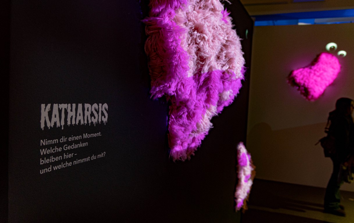 Im Vordergrund steht 