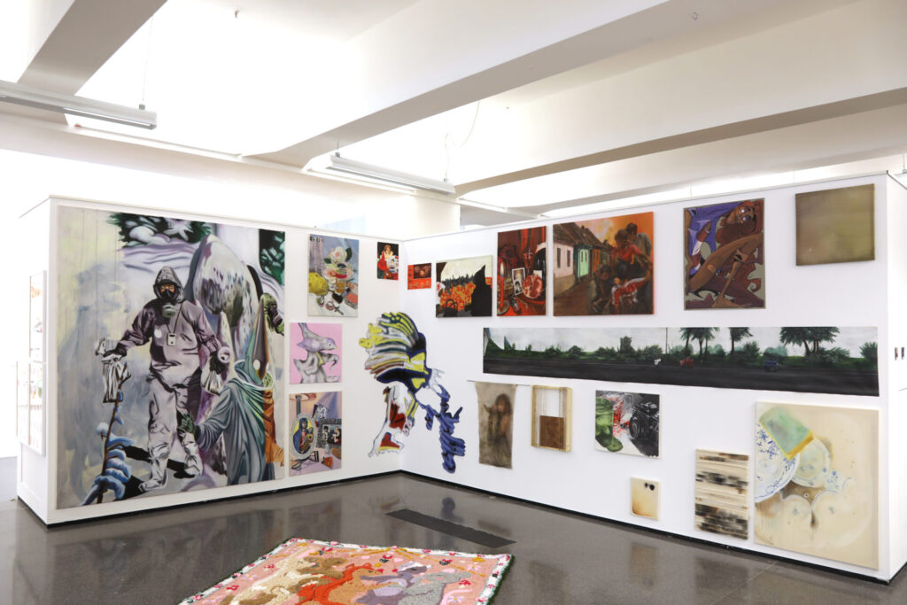 Blick in die Ausstellung Rundgang Kunst der TU Dortmund 2025
