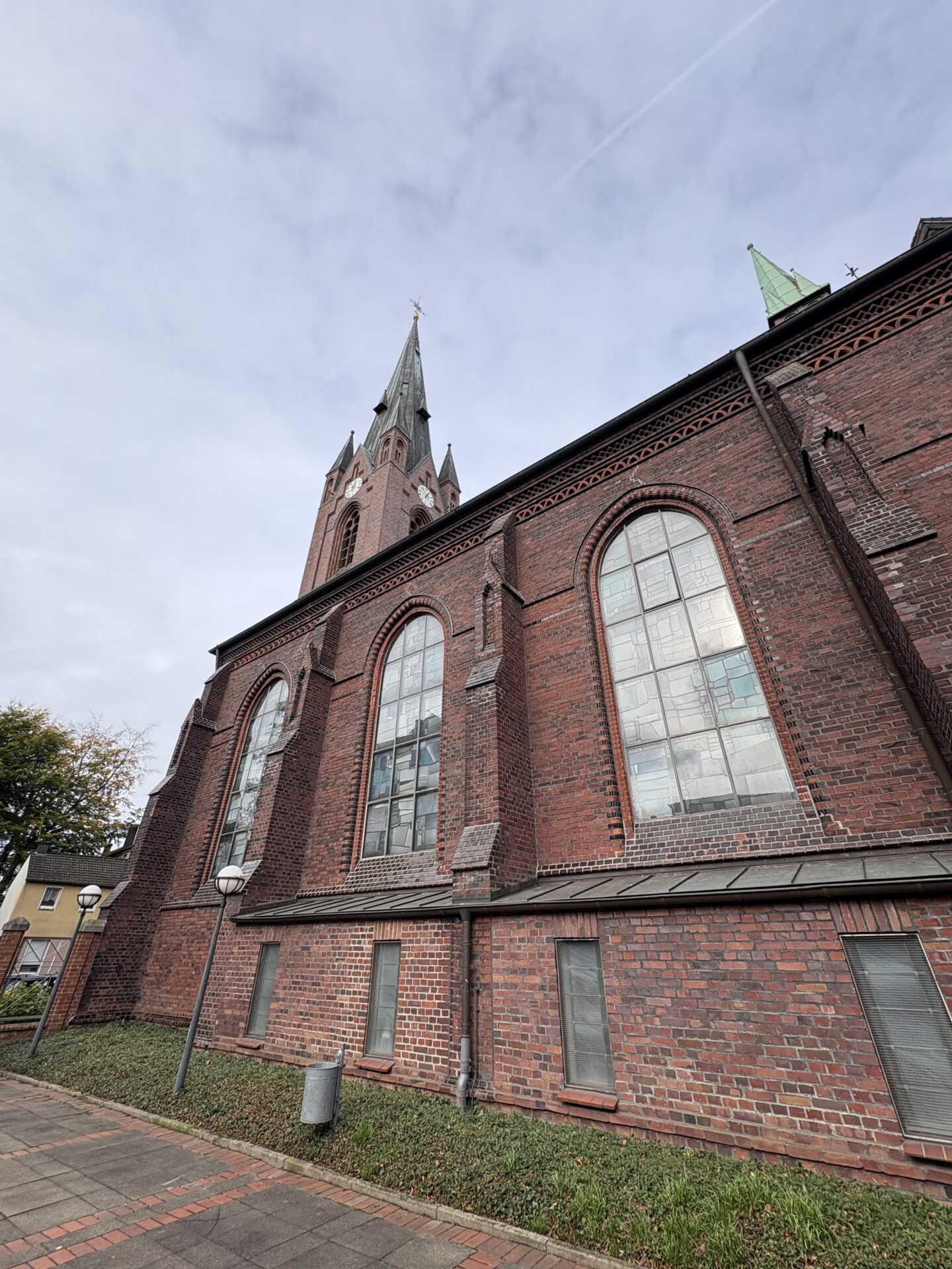 Außenansicht der Kirche Heilige Familien