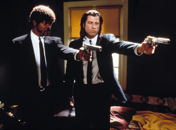 Szenenbild: die Auftragskiller Vincent Vega (John Travolta) und Jules Winnfield (Samuel L. Jackson)