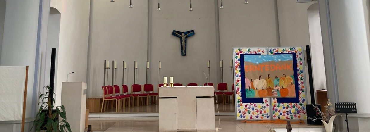 Innenansicht, Heilige Familie Dortmund. Foto © Gemeindeverband katholischer Kirchen/Bastian Lauf