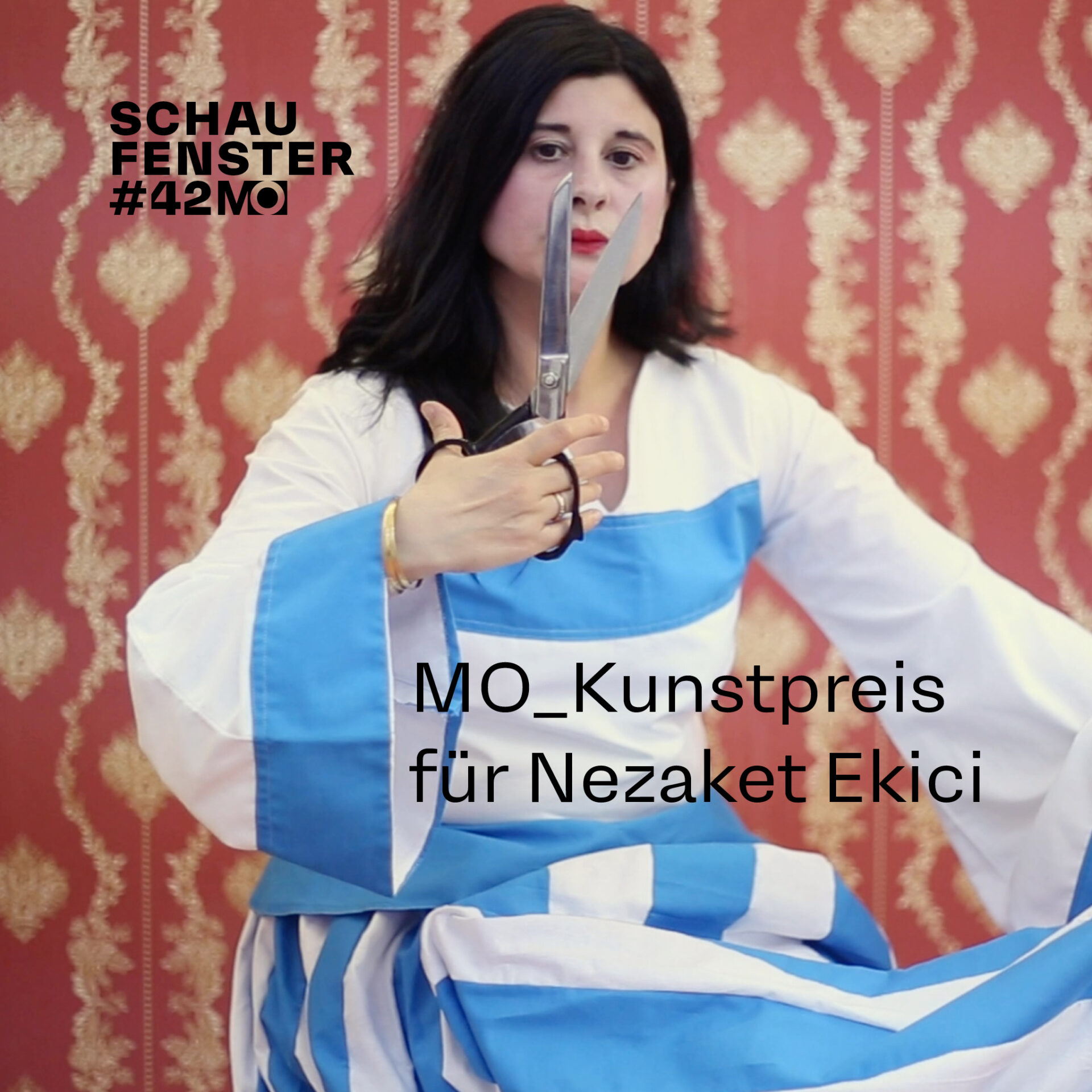 Videostill von der Performance Patchwork von Nezaket Ekici