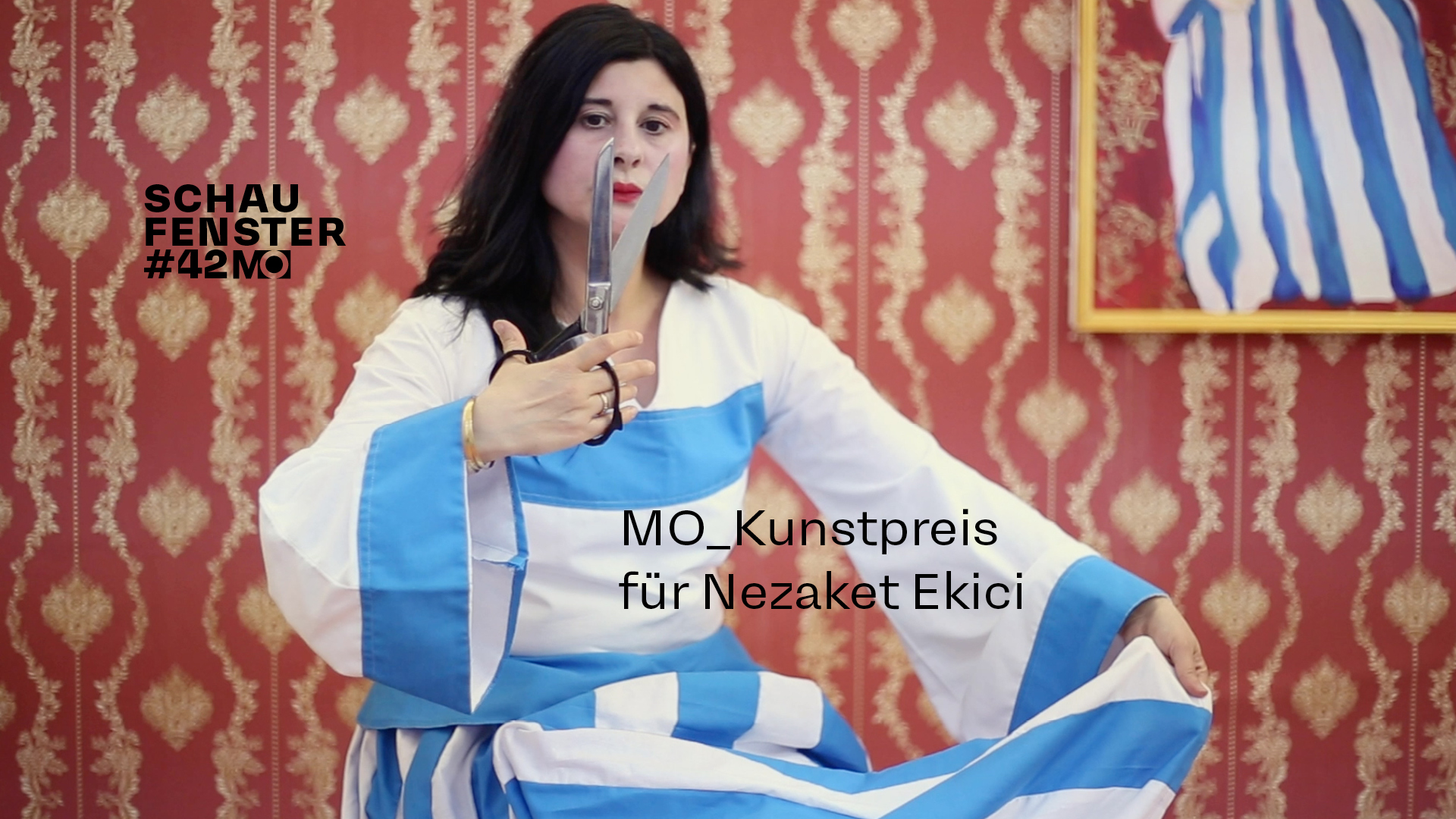 Videostill von der Performance Patchwork von Nezaket Ekici
