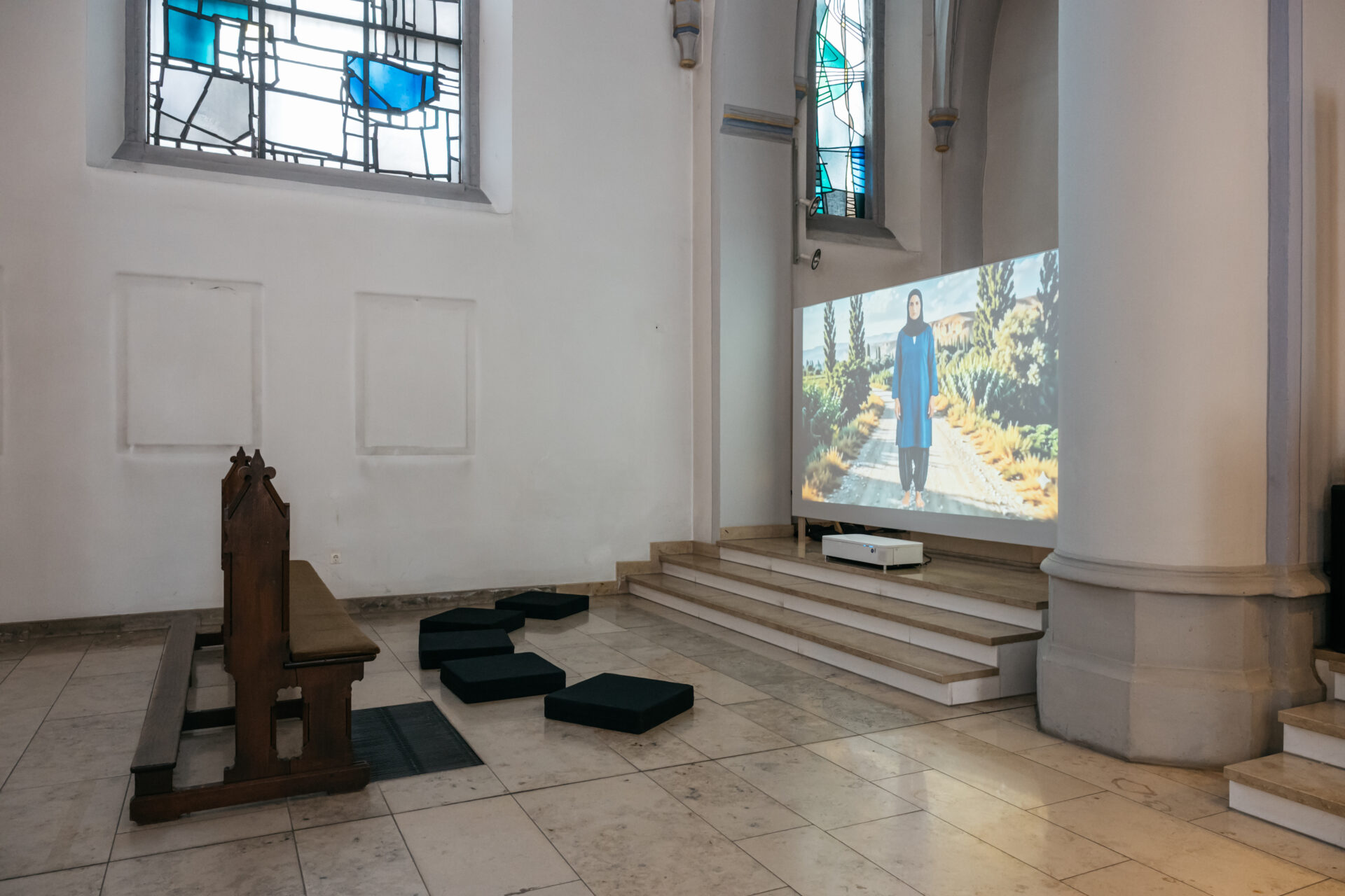 Ausstellungsansicht Reclaiming the Space of Worship