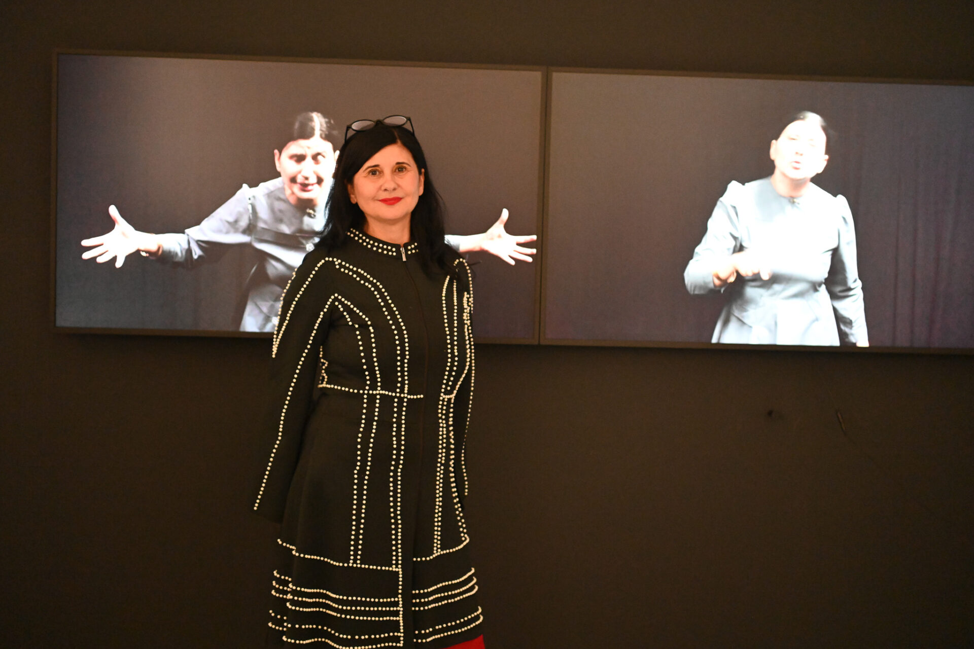 Nezaket vor „Papas Poem“ (2016).